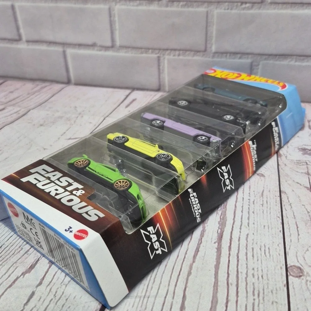 Hot Wheels 2025 FAST & FURIOUS 5-Pack, Porsche, Dodge Charger,Nissan, Barracuda